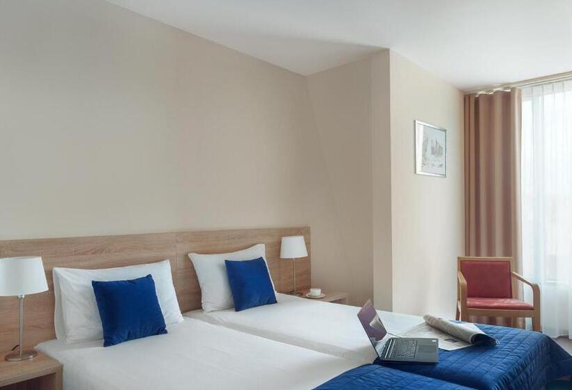 Quarto Estandar, Molo