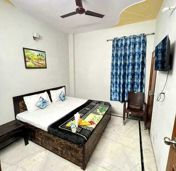 三人经典房间, Oyo Home  Lucky 4 Season Inn