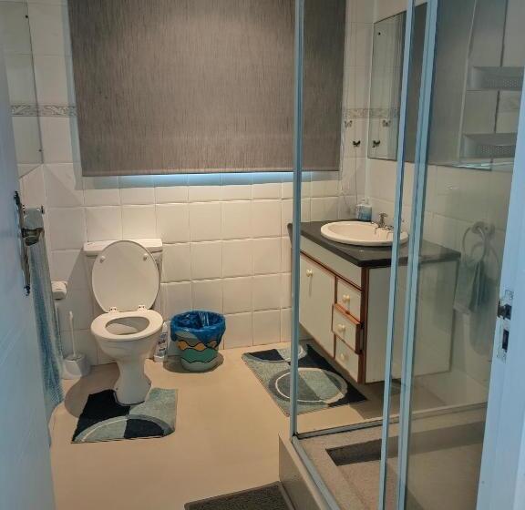 Номер Стандарт Вид на Бассейн, Cove Rock Stay