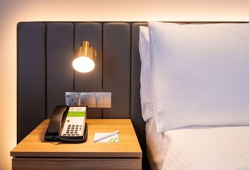 Номер Стандарт с Гостиной, Holiday Inn Sepang Airport By Ihg