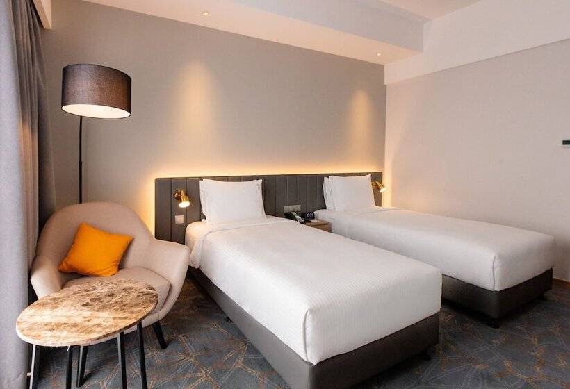 Номер Стандарт с Гостиной, Holiday Inn Sepang Airport By Ihg