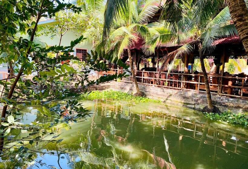 اتاق ساده سه‌ نفره, Khách Sạn Sao Mai