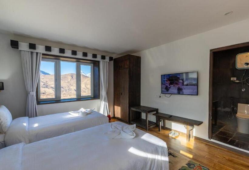 اتاق لوکس, Lo Mustang Himalayan Resort