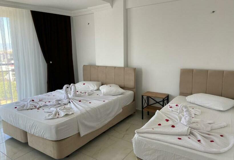 家庭间, Ayvaz Otel