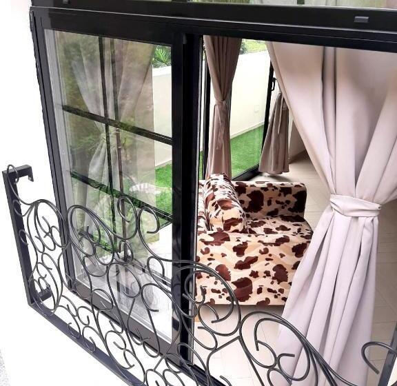 سوئیت با تخت بزرگ, Château Georgette