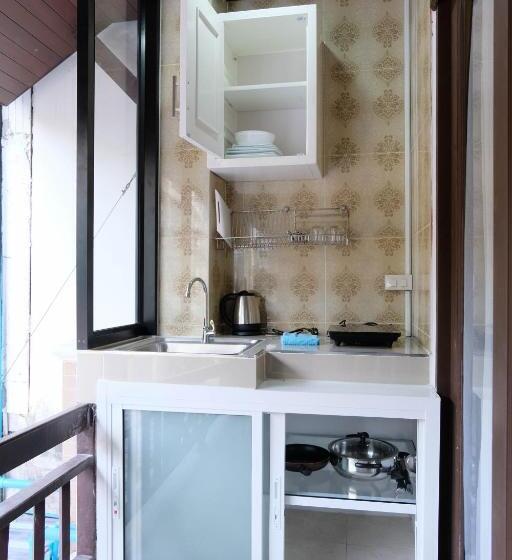 اتاق لوکس با بالکن, Arina Boutique Residence