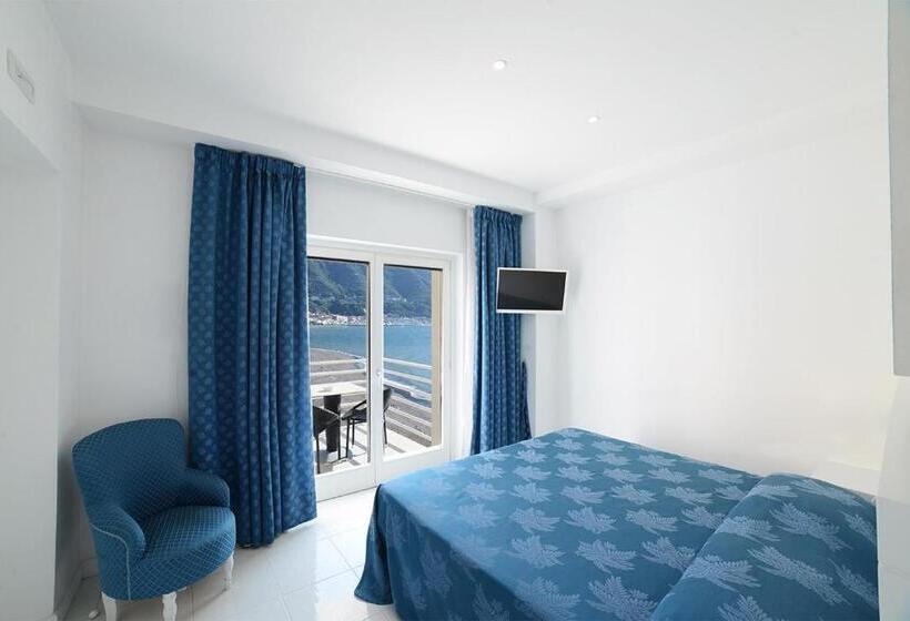 サイドオーシャンビュースタンダードルーム, Miramare Stabia