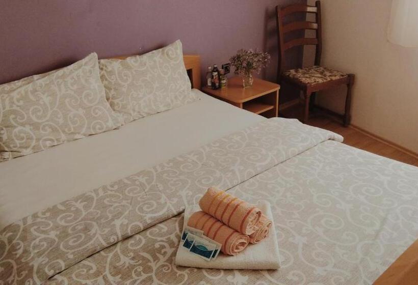 اتاق استاندارد, Konaciste Trstenik