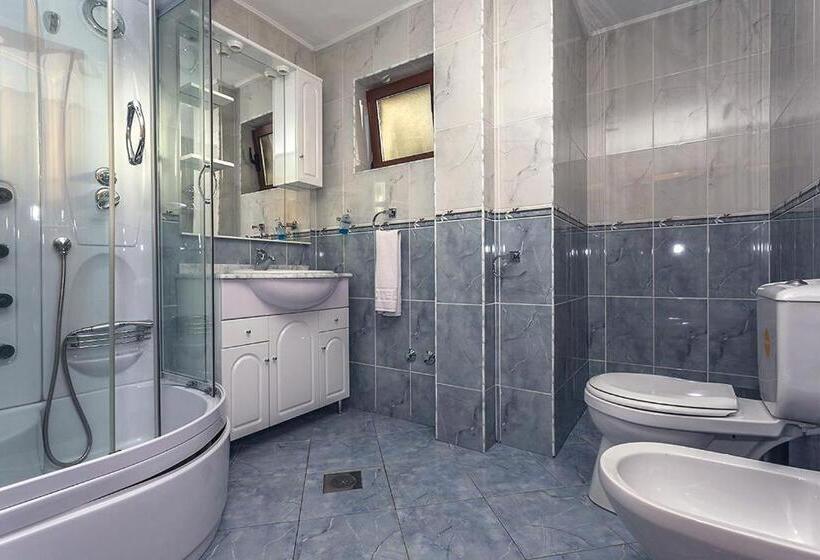 استودیوی استاندارد با چشم‌انداز دریا, Villa M