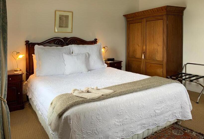 스위트, The Racecourse Inn
