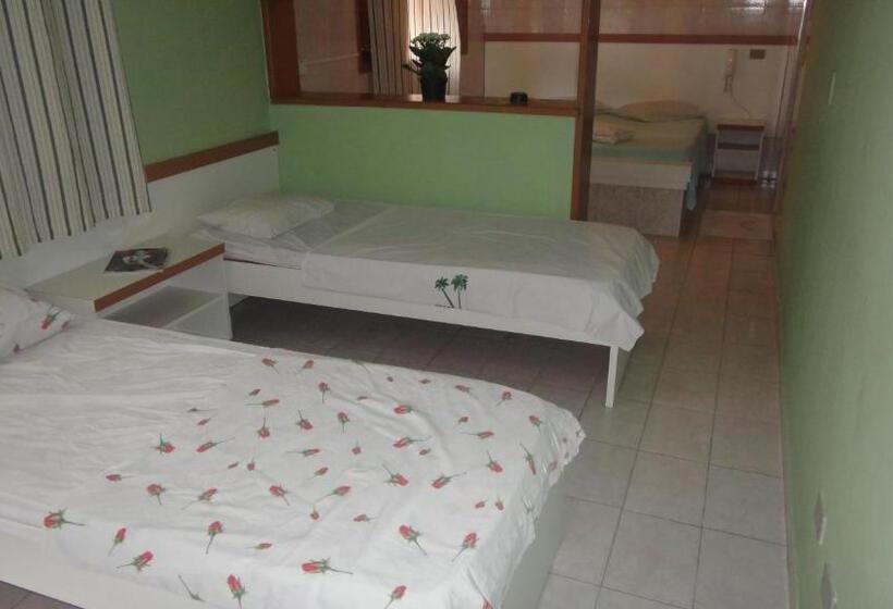 Quarto Triplo Estandar, Mar Casado