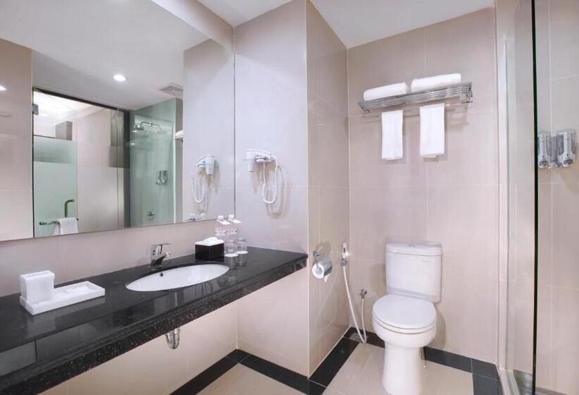 스위트 킹사이즈 침대, Aston Lampung City