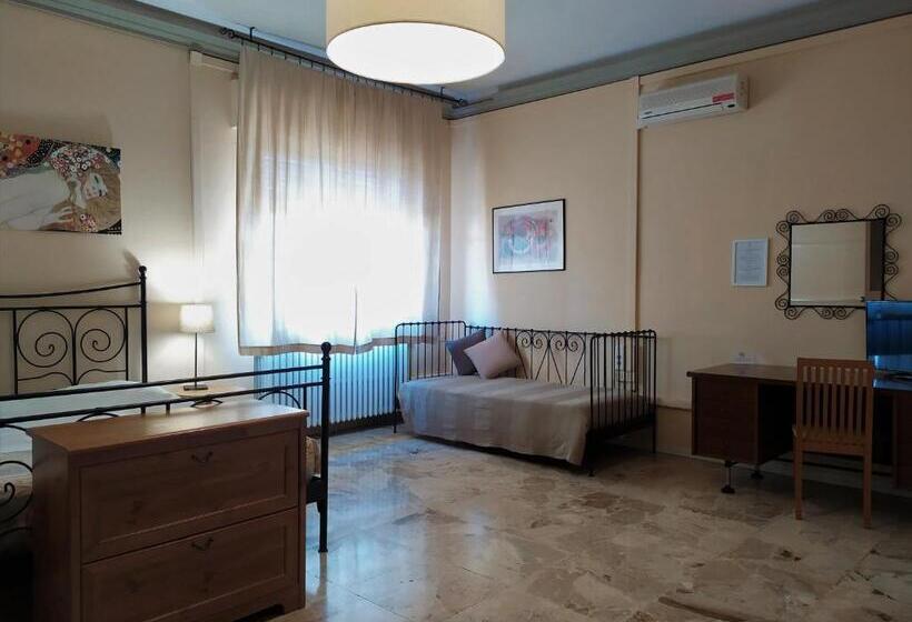 اتاق استاندارد سه نفره, B&b Cameracaffe Centro