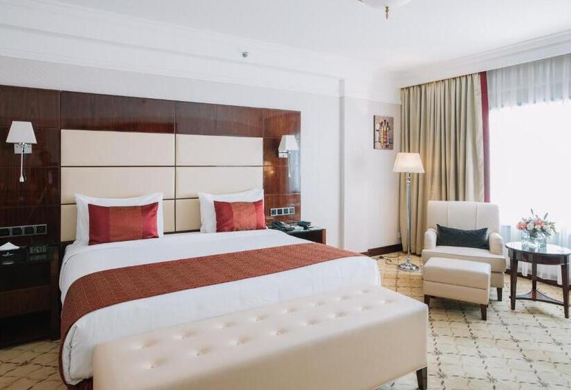 اتاق اجرایی با تخت بزرگ, Golden Tulip Addis Ababa
