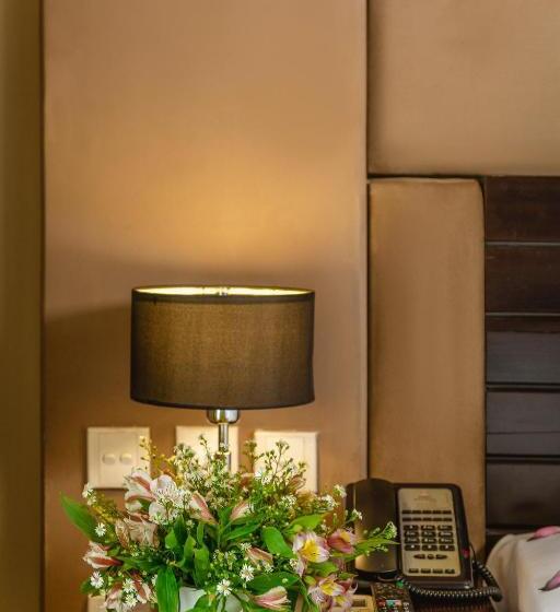 高级三人间, Kandy City Hotel By Earl S
