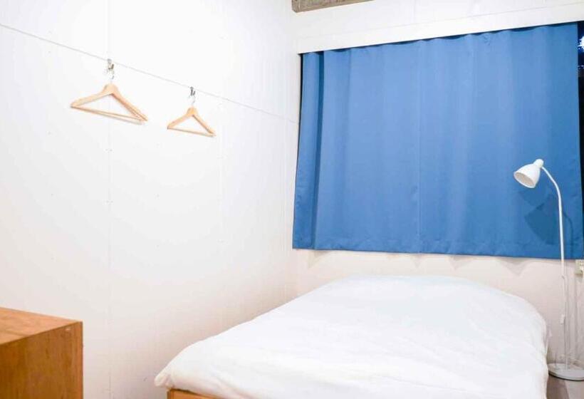 اتاق اکونومی, Hostel Tangatable