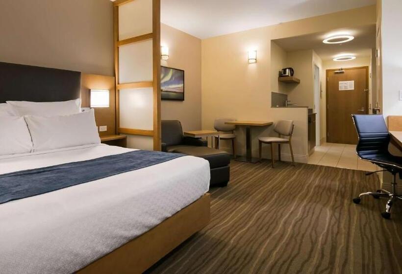 スタンダードスタジオ, Best Western Plus Sawridge Suites