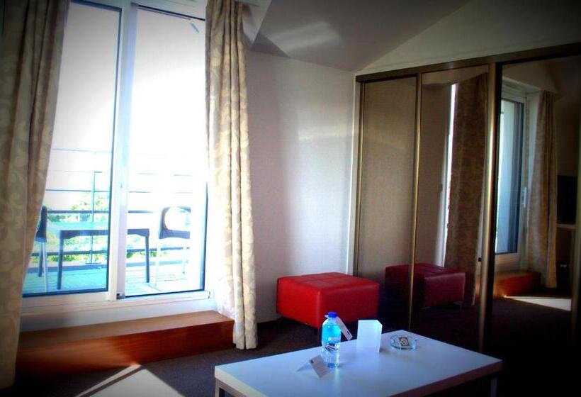 Полулюкс Боковой Вид на Море, Thalasso Concarneau Spa Marin Resort