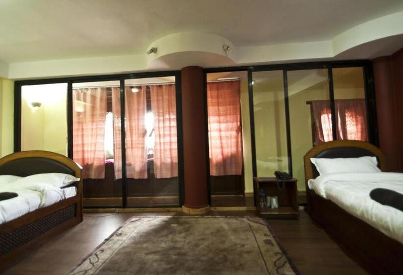 اتاق استاندارد سه نفره, Siddhi Home & Restaurant