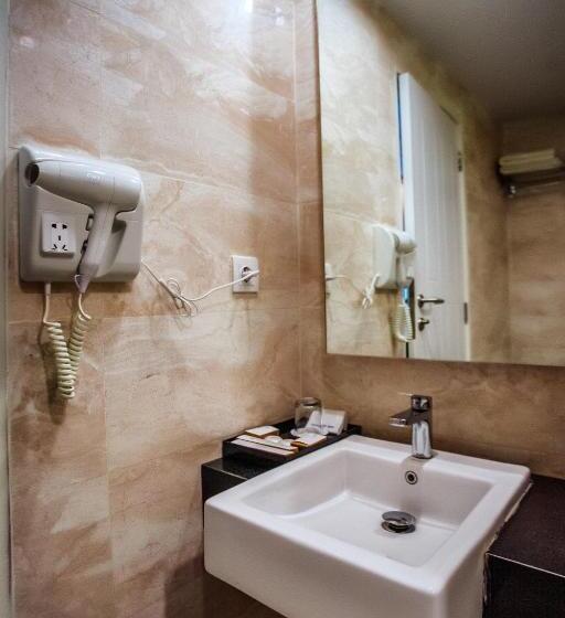 Люкс Кровать Кинг, Sylvia Hotel & Resort Komodo