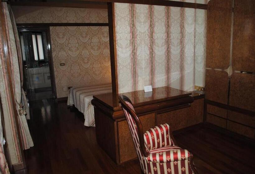 带大床的高级房间, Locanda San Giacomo