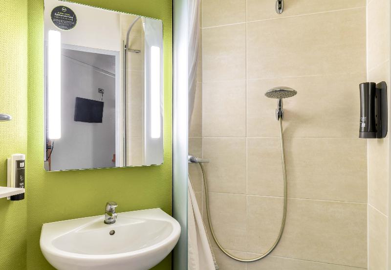 اتاق استاندارد چهار تخته, B&b Hotel Narbonne 2