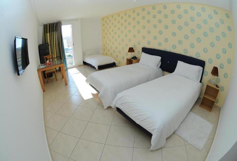 Chambre Triple Confort, Free Zone