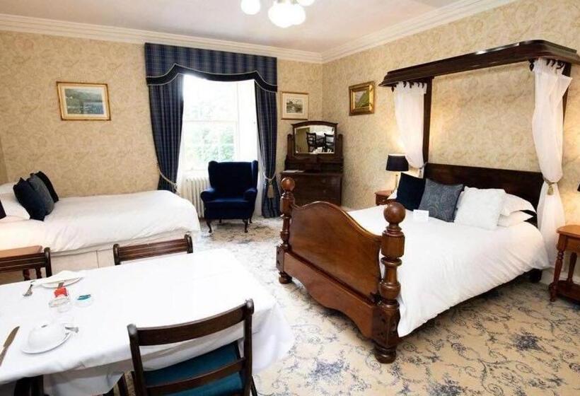 Номер Стандарт Вид на Сад, Durn House