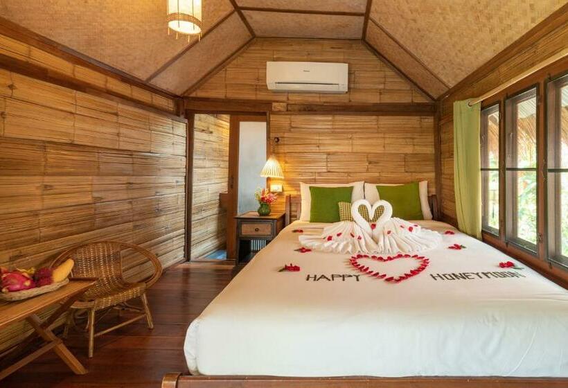 Хижина, Pai Village Boutique Resort