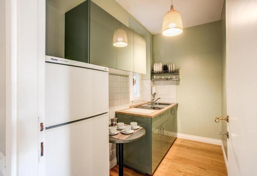 2 Bedroom Apartment, Tree Charme