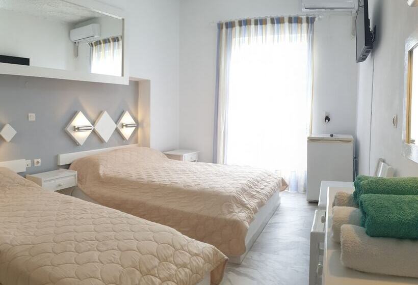 اتاق استاندارد سه نفره, Porto Castello