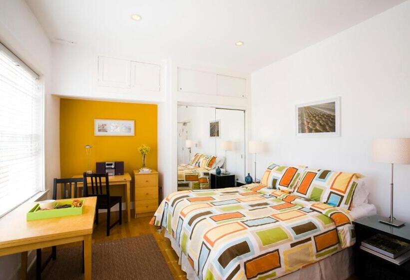 استودیوی استاندارد, Venice Suites