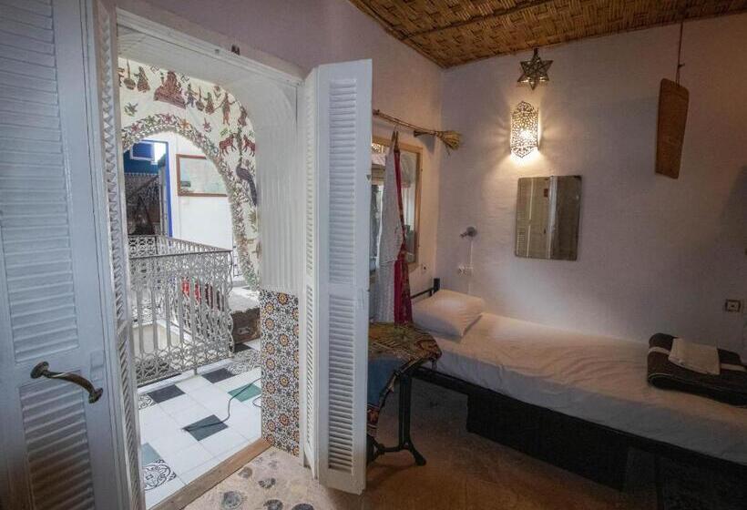 Кровать в Общей Комнате, Bayt Alice Hostel