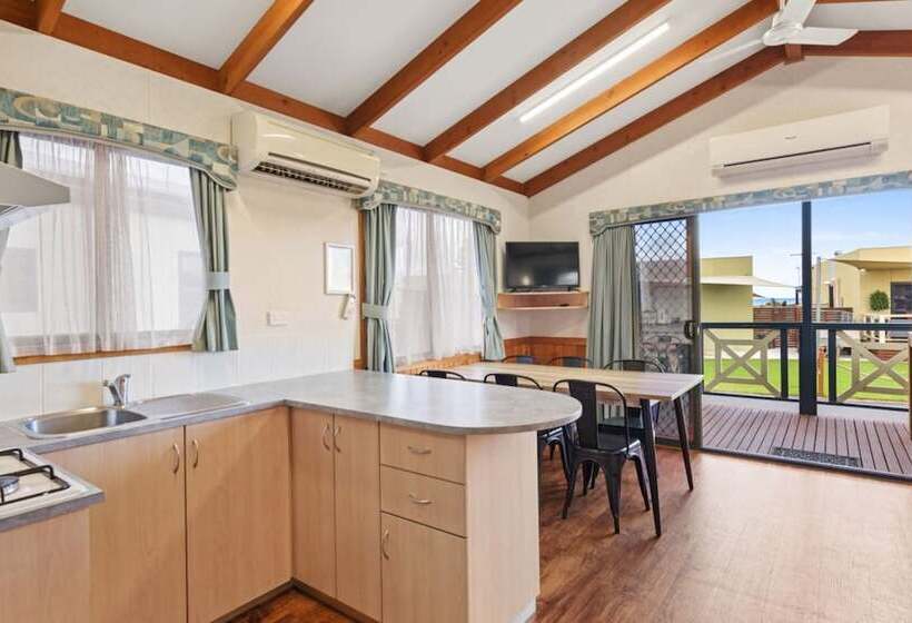 کلبه سوپریور, Discovery Parks  Adelaide Beachfront