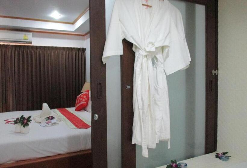 Люкс, Lipa Bay Resort