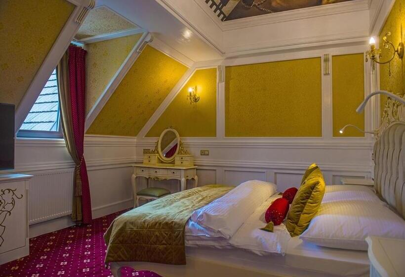 اتاق خانوادگی با چشم‌انداز کوه, Grand Hotel Bachledka Strachan