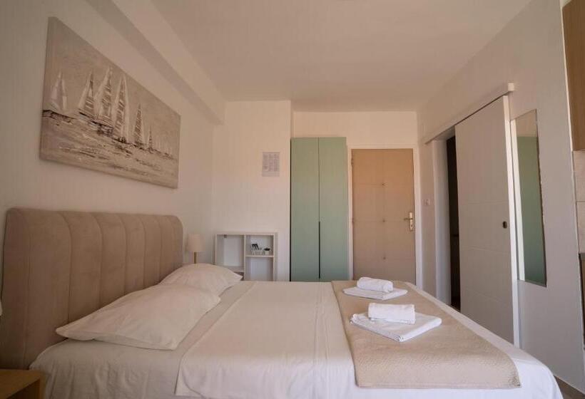Студио Стандарт Вид на Сад, Apartments & Rooms Petra