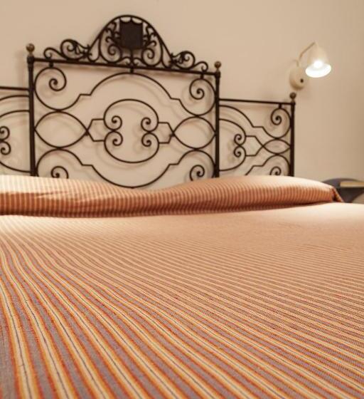 Номер Стандарт, Borromeo Rooms Bed & Living