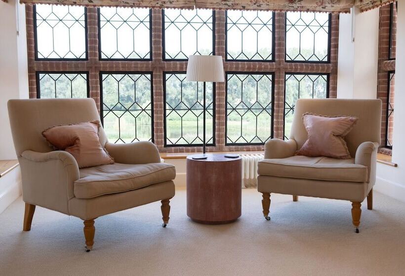 Номер Deluxe, The Old Hall Ely