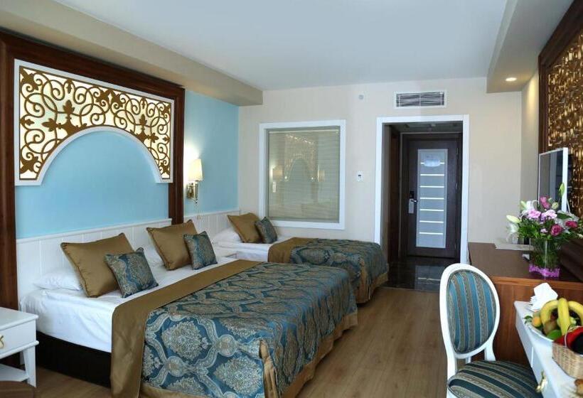 Economy Triple Room, J'Adore Deluxe Hotel & Spa - Ultra All Inclusive