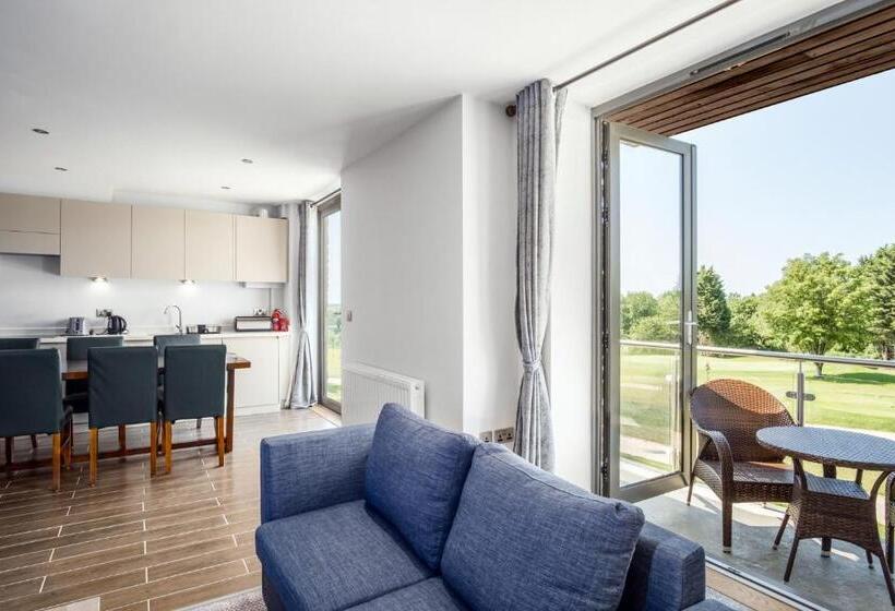 Студия Стандарт, Cotswolds Hotel & Spa