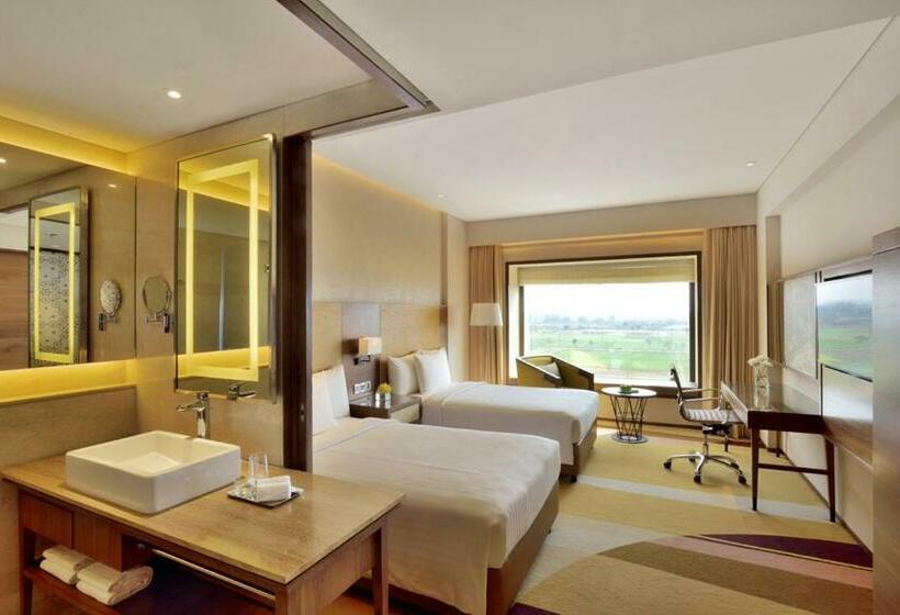 اتاق لوکس با چشم‌انداز باغ, Courtyard By Marriott Raipur