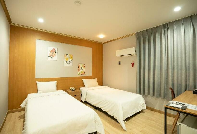 Номер Стандарт, Jeju Stay