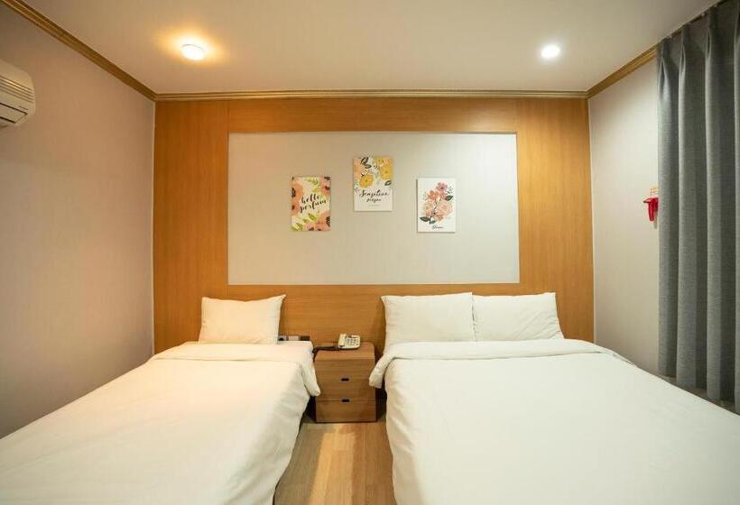 Номер Deluxe, Jeju Stay