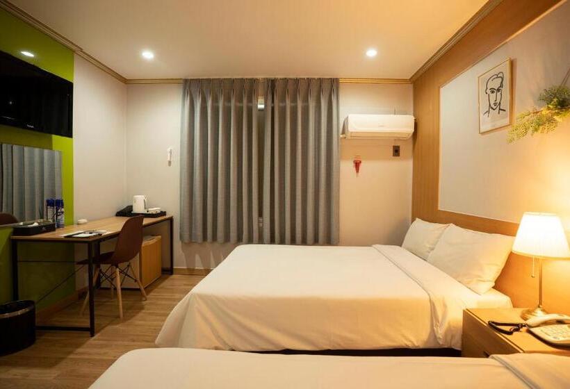Номер Deluxe, Jeju Stay