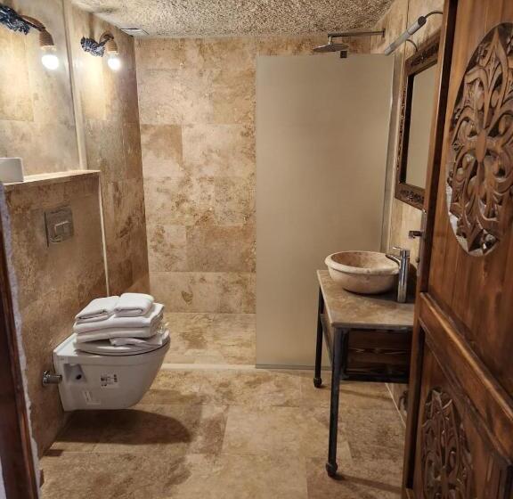 Люкс, Elite Cave Suites