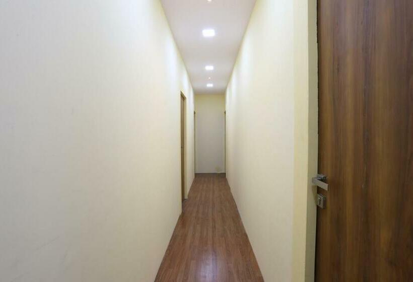 اتاق استاندارد, Crown Near Nesco Center Oberoi Mall Goregaon East