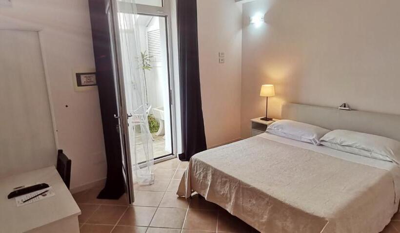 اتاق استاندارد با تخت بزرگ, B&b Marebello