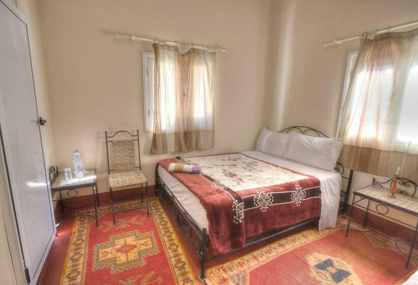 Номер Стандарт Трехместный, Riad Les Roches Todra