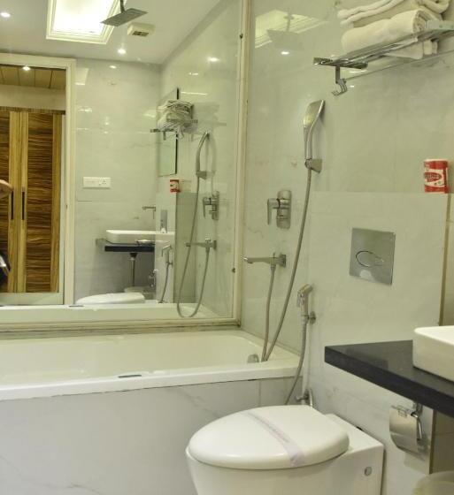 套房, Aman Continental   2mins From Railway Station And 5 Mins From Metro